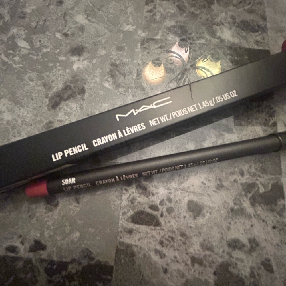 Mac NIB Lip Liner Color: Soar